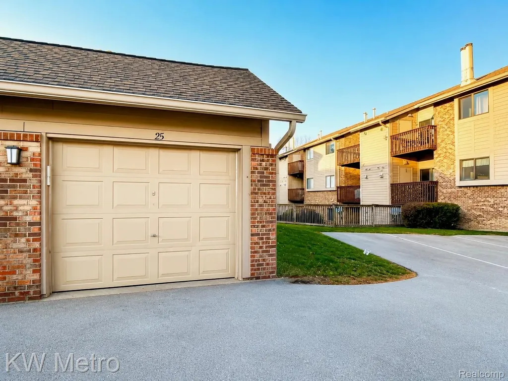 11773 Sycamore Drive Plymouth City MI 48170