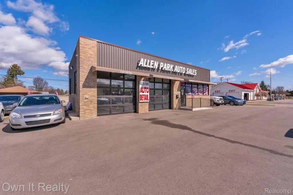 17120 Ecorse Road Allen Park City MI 48101