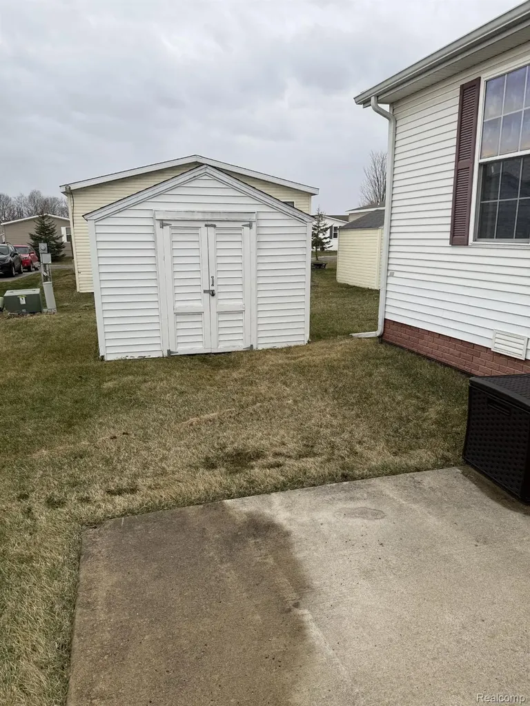 11224 Nearbrook Court Green Oak Township MI 48178