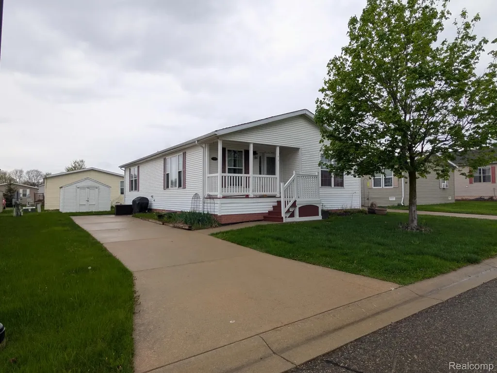11224 Nearbrook Court Green Oak Township MI 48178
