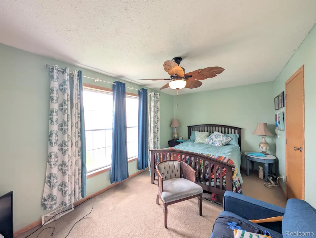 11224 Nearbrook Court Green Oak Township MI 48178