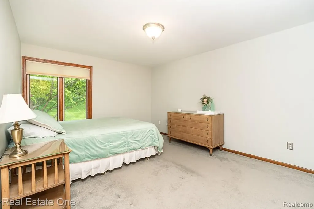 1171 Springwood Lane Rochester Hills City MI 48309