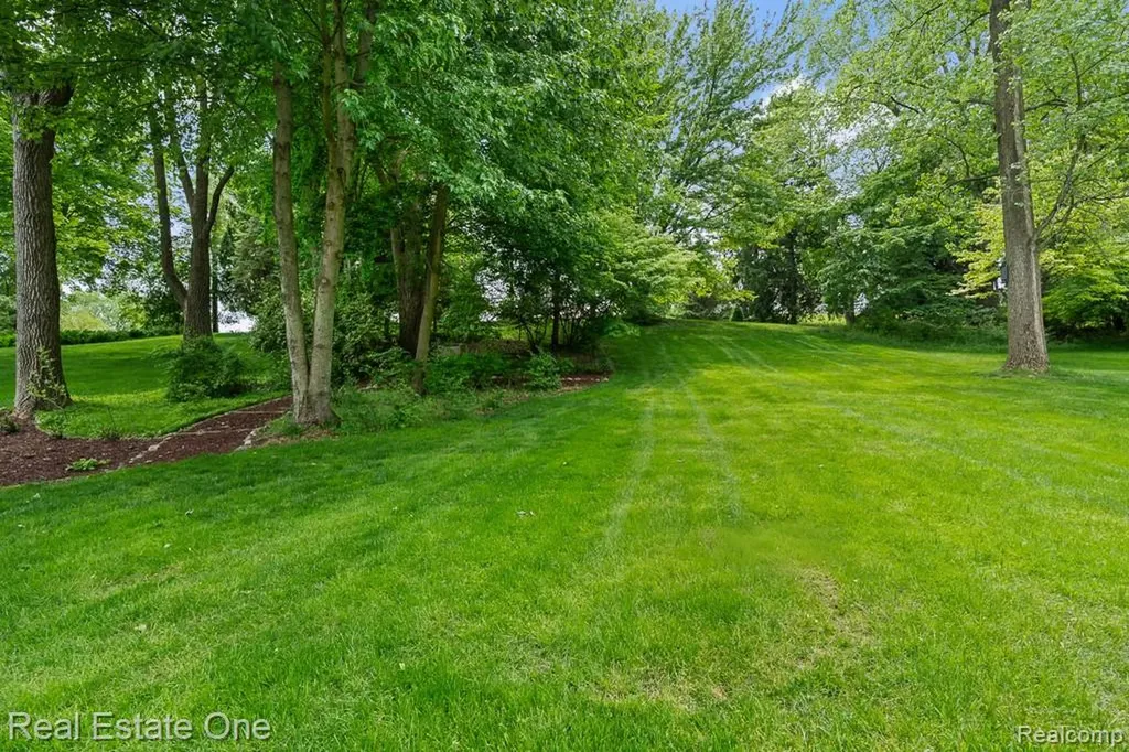 1171 Springwood Lane Rochester Hills City MI 48309