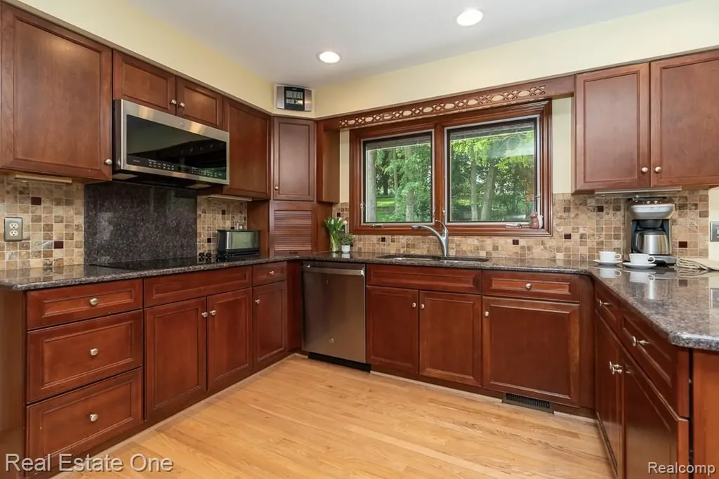 1171 Springwood Lane Rochester Hills City MI 48309
