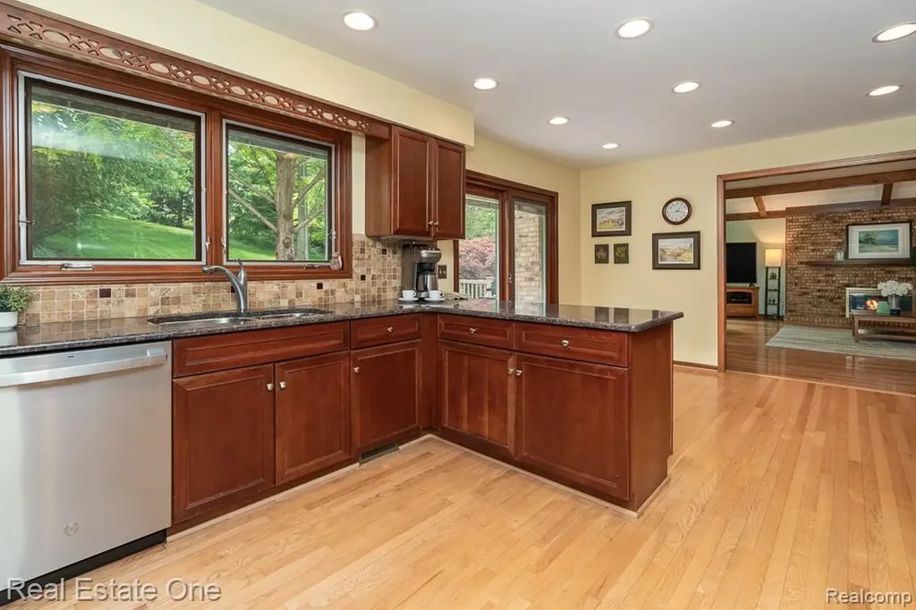 1171 Springwood Lane Rochester Hills City MI 48309