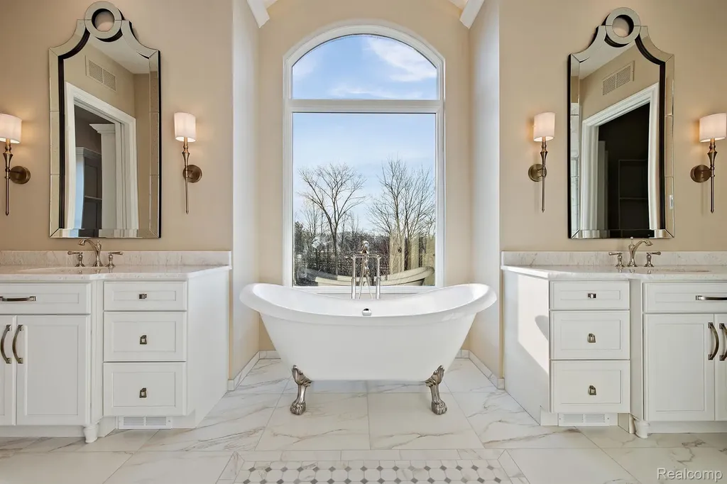 145 Bridgeview Drive Bloomfield Hills City MI 48304