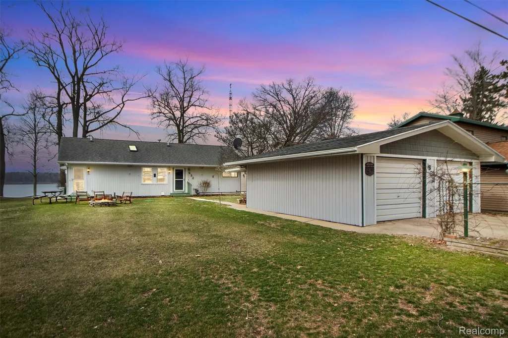 632 Dorbert Drive Waterloo Township MI 49259
