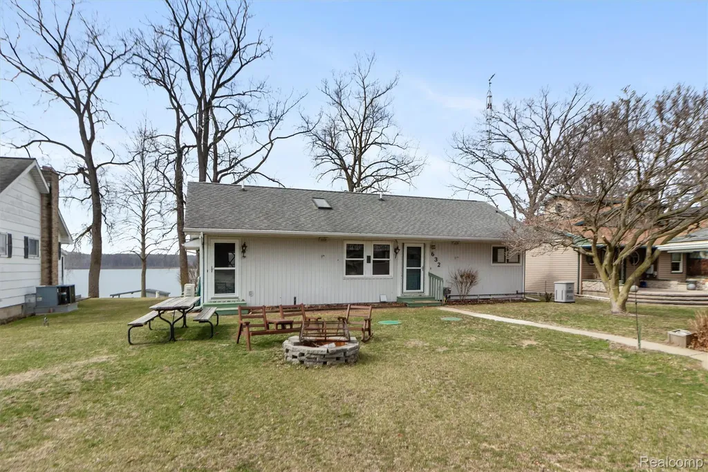 632 Dorbert Drive Waterloo Township MI 49259