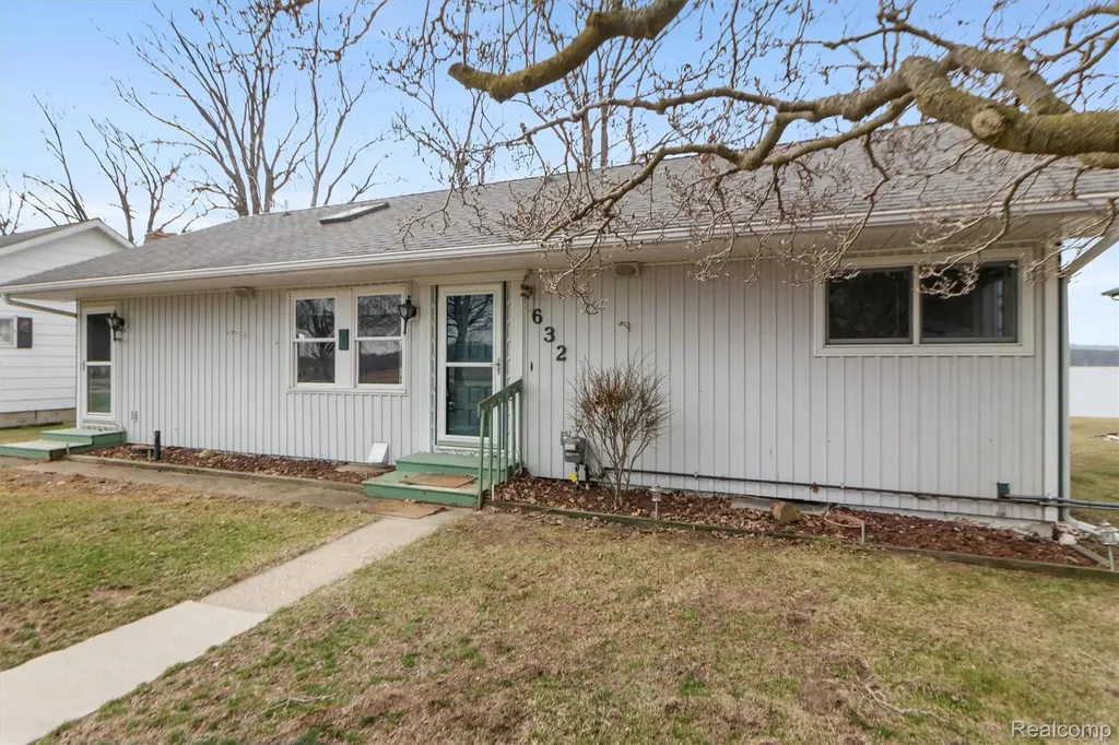 632 Dorbert Drive Waterloo Township MI 49259