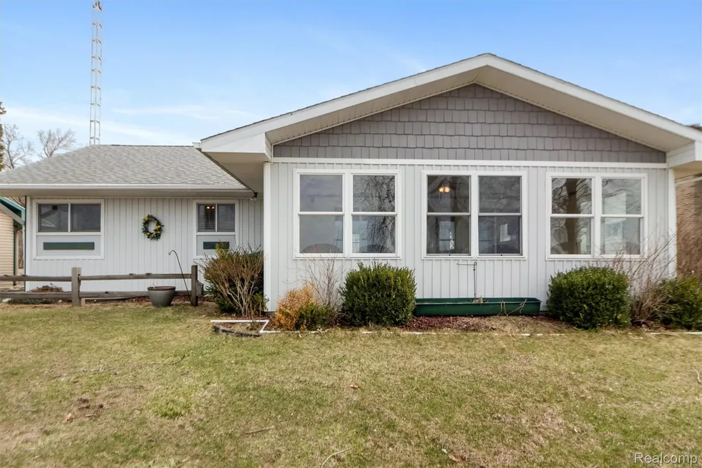 632 Dorbert Drive Waterloo Township MI 49259