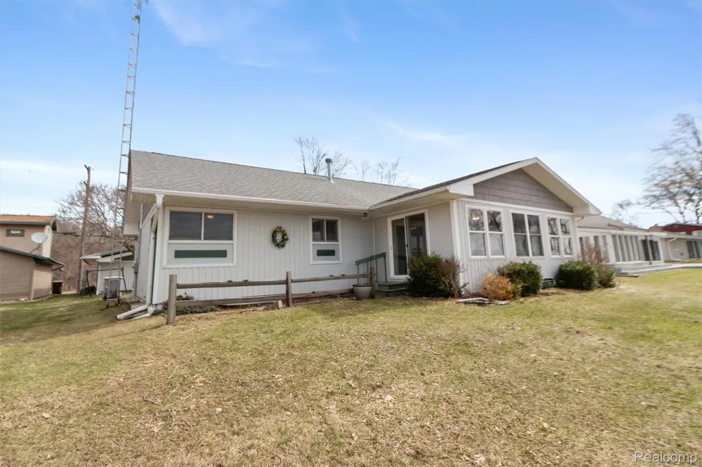 632 Dorbert Drive Waterloo Township MI 49259