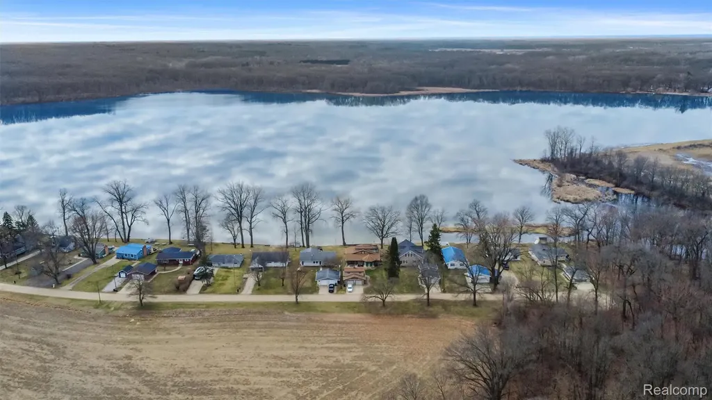 632 Dorbert Drive Waterloo Township MI 49259