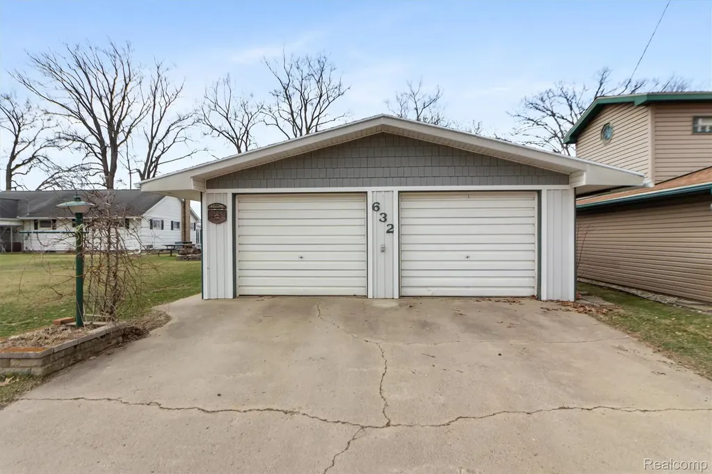 632 Dorbert Drive Waterloo Township MI 49259