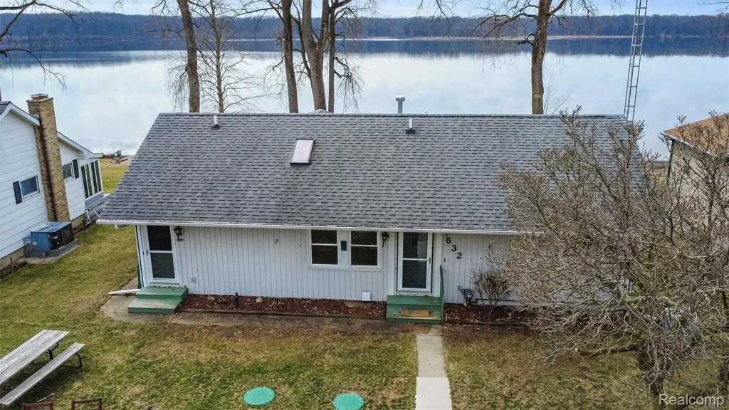 632 Dorbert Drive Waterloo Township MI 49259