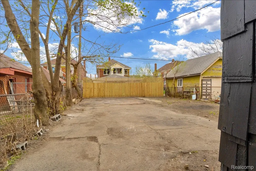 2633 Collingwood Street Detroit City MI 48206