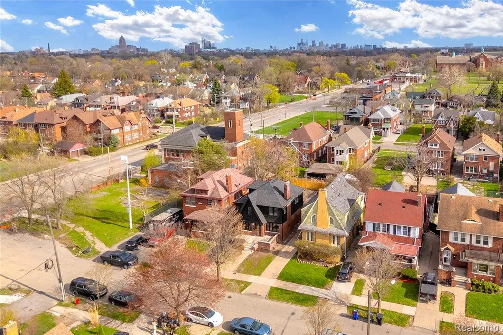 2633 Collingwood Street Detroit City MI 48206