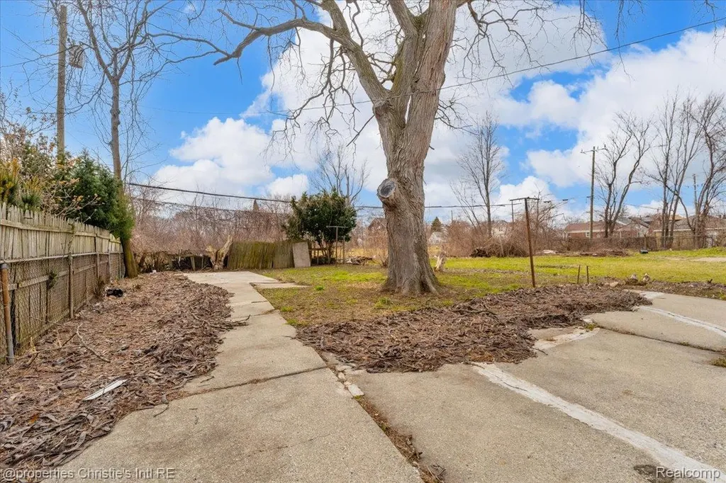 5281 Alter Road Detroit City MI 48224