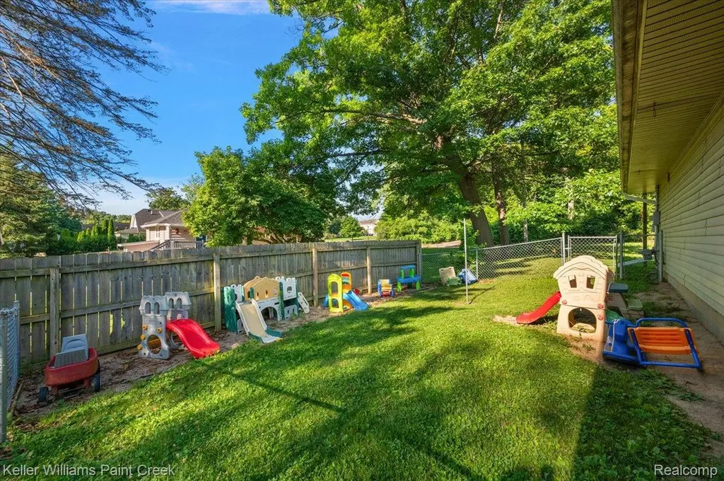 3107 Hayes Street Leoni Township MI 49203