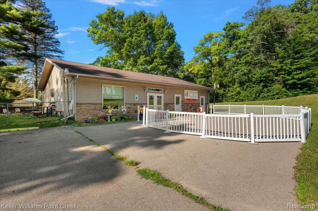 3107 Hayes Street Leoni Township MI 49203