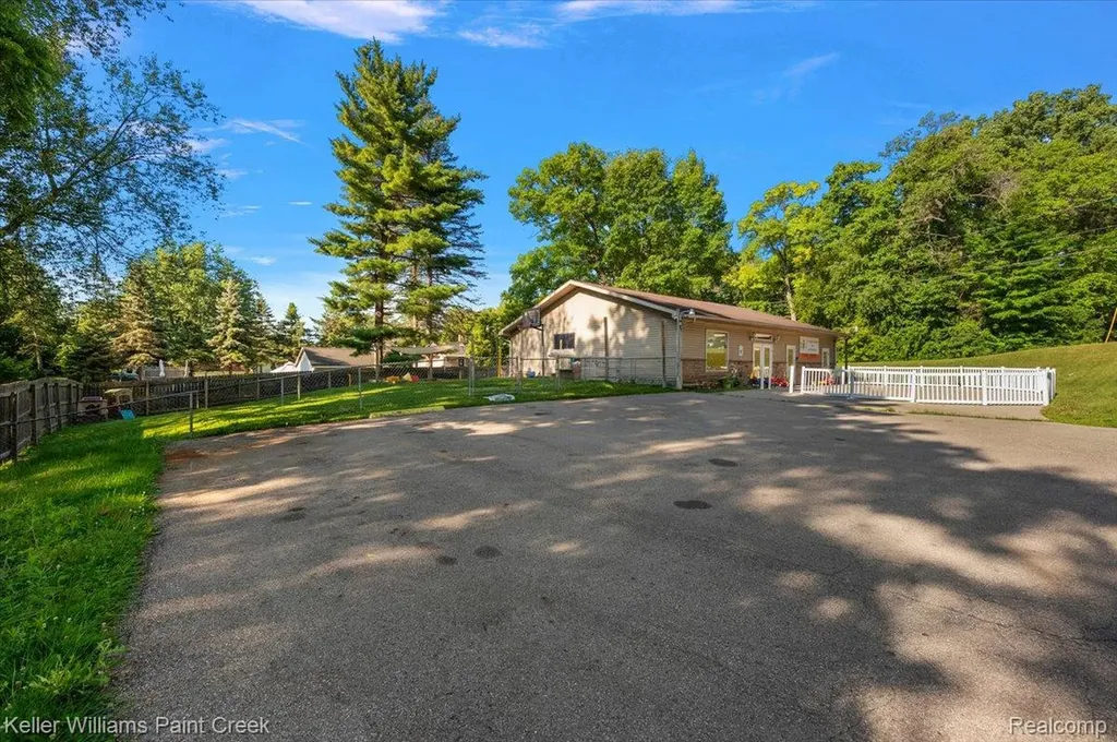 3107 Hayes Street Leoni Township MI 49203