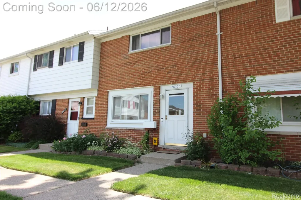 20165 Merle Court Clinton Charter Township MI 48035