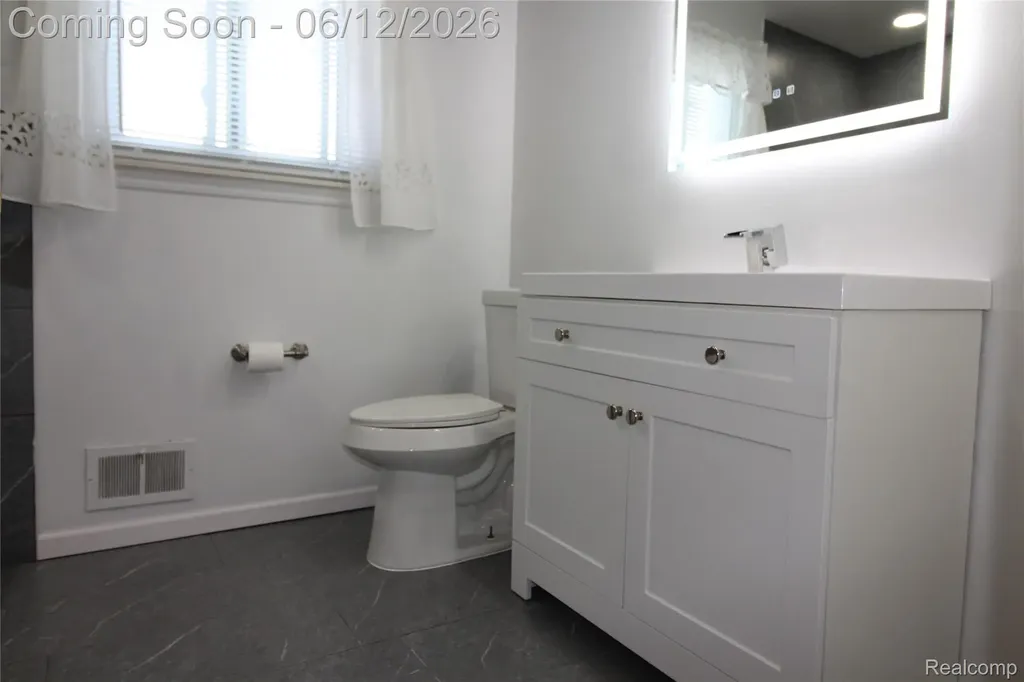 20165 Merle Court Clinton Charter Township MI 48035