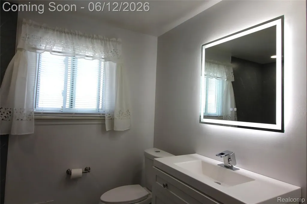 20165 Merle Court Clinton Charter Township MI 48035