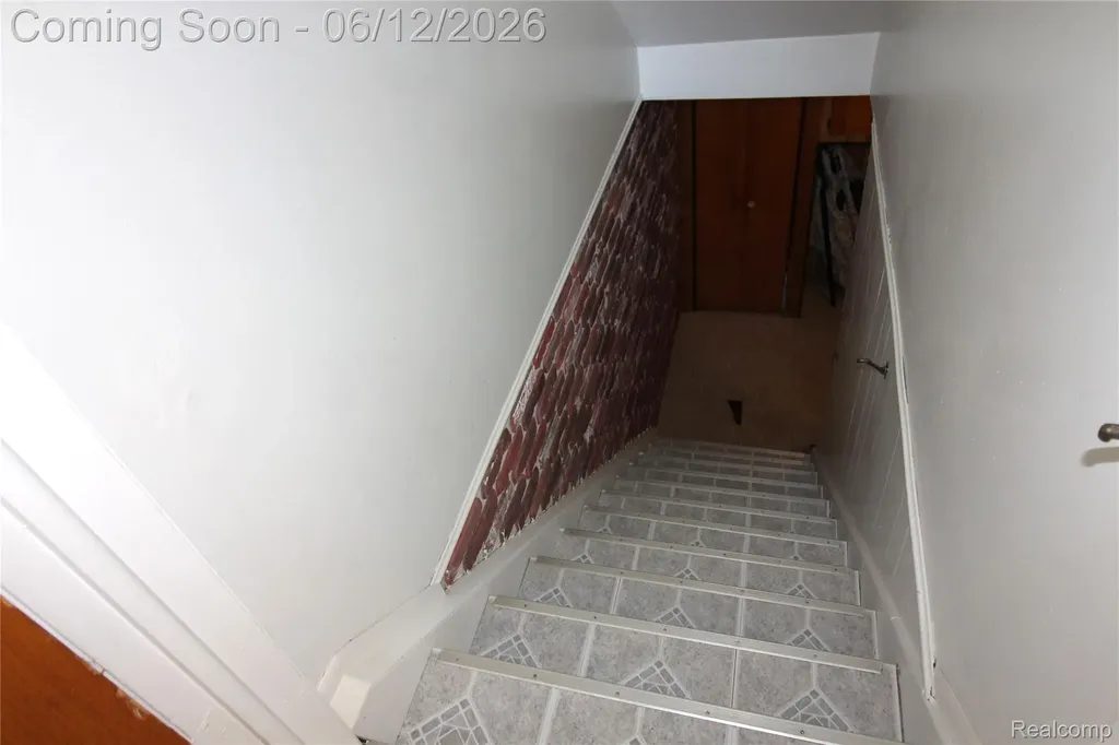 20165 Merle Court Clinton Charter Township MI 48035