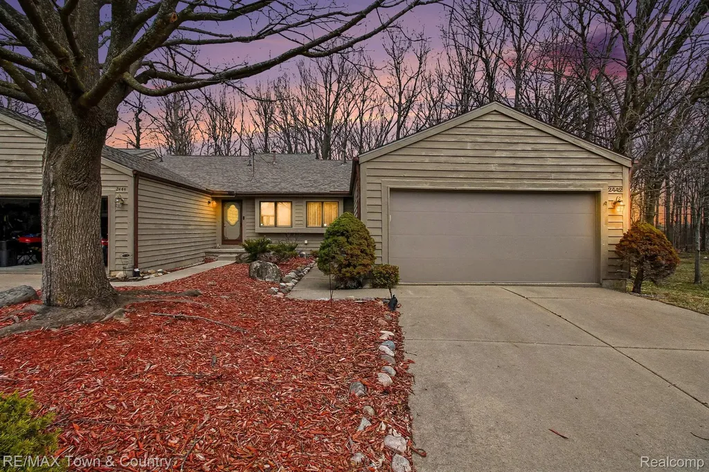2442 Valley Oaks Circle Flint Charter Township MI 48532