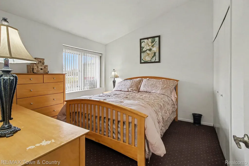 2442 Valley Oaks Circle Flint Charter Township MI 48532