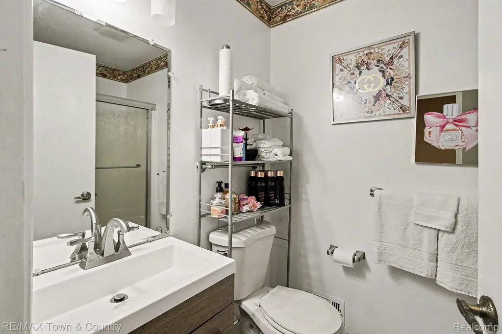2442 Valley Oaks Circle Flint Charter Township MI 48532