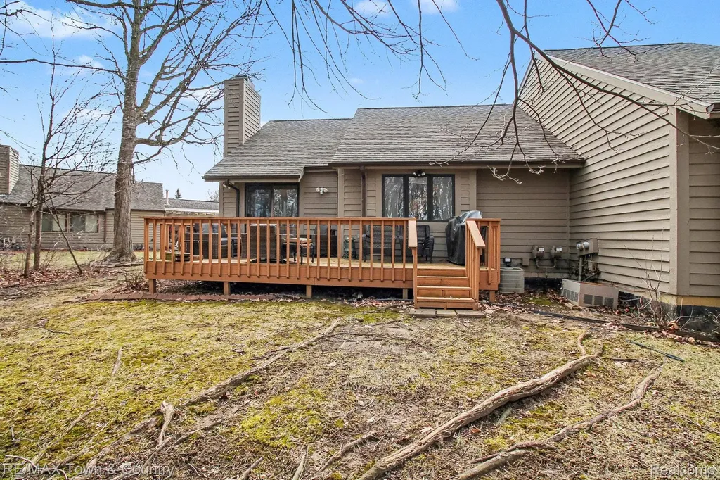 2442 Valley Oaks Circle Flint Charter Township MI 48532