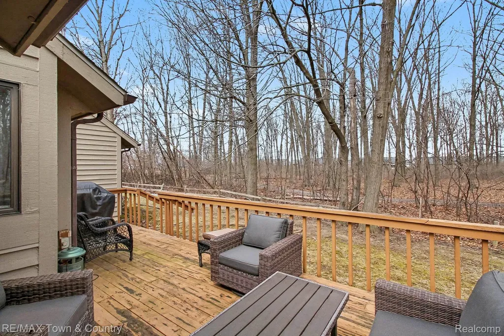2442 Valley Oaks Circle Flint Charter Township MI 48532
