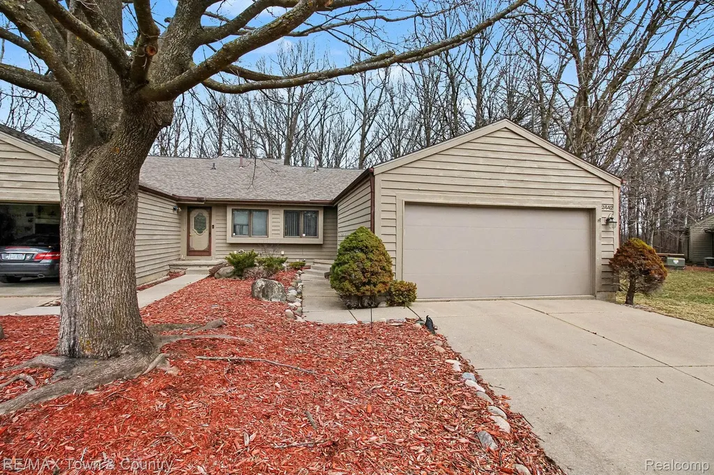 2442 Valley Oaks Circle Flint Charter Township MI 48532