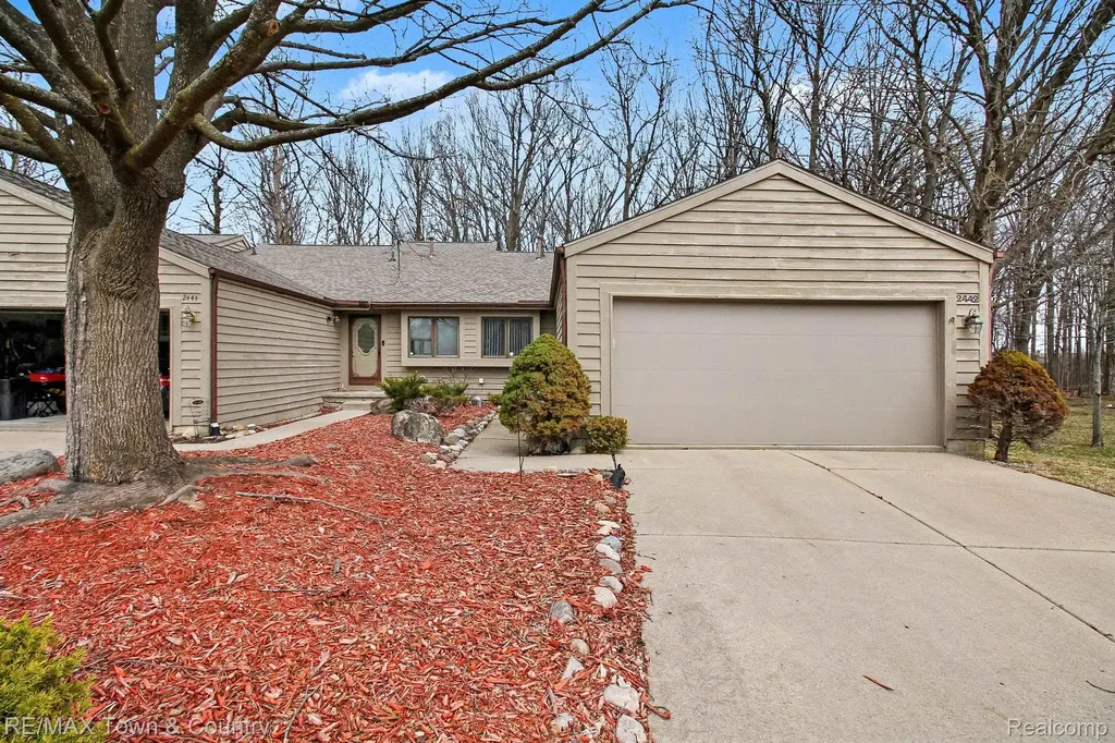 2442 Valley Oaks Circle Flint Charter Township MI 48532