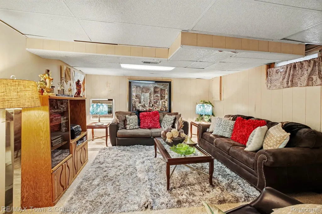 2442 Valley Oaks Circle Flint Charter Township MI 48532