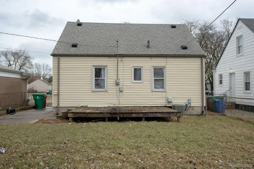 22149 David Avenue Eastpointe City MI 48021