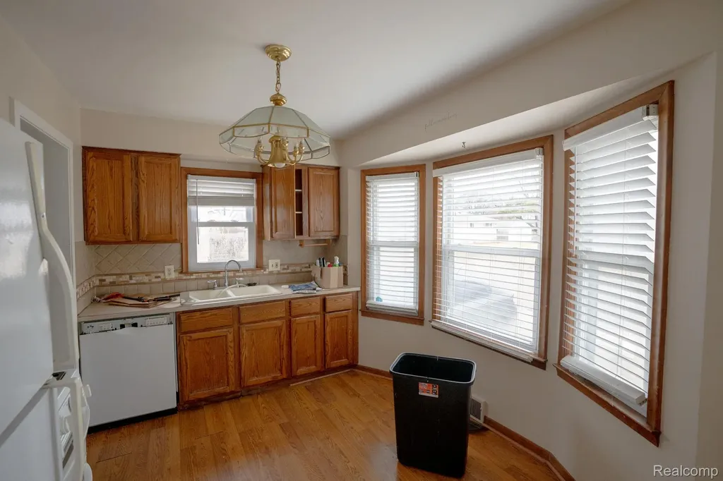 22149 David Avenue Eastpointe City MI 48021