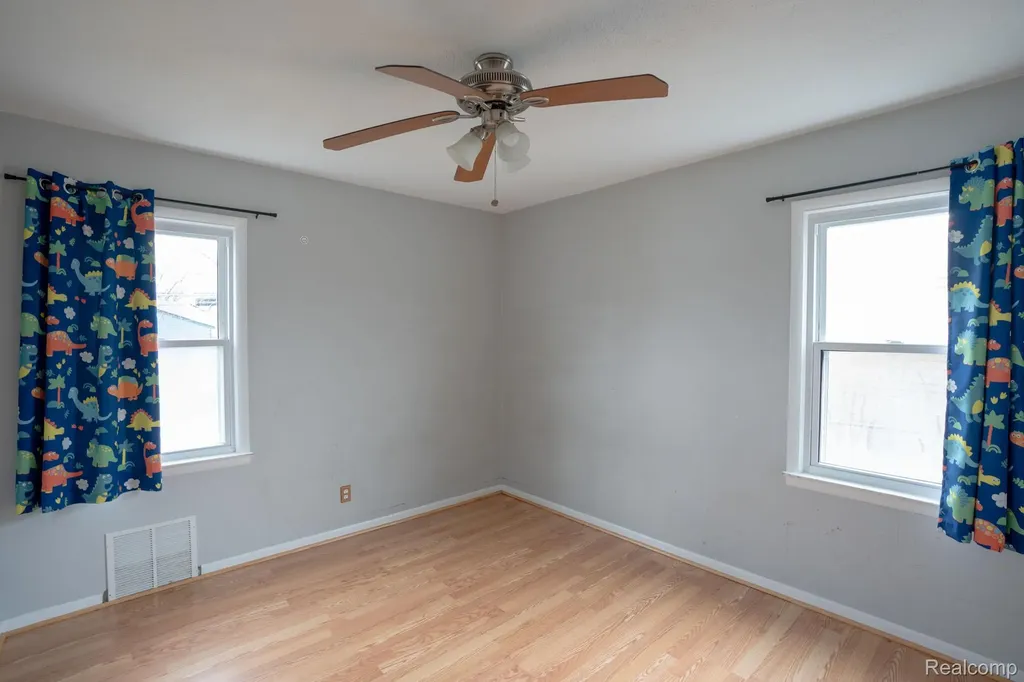 22149 David Avenue Eastpointe City MI 48021