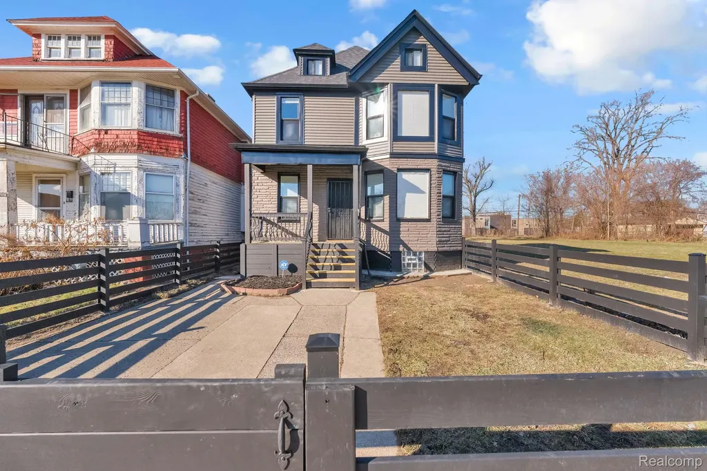 2575 Harding Street Detroit City MI 48214