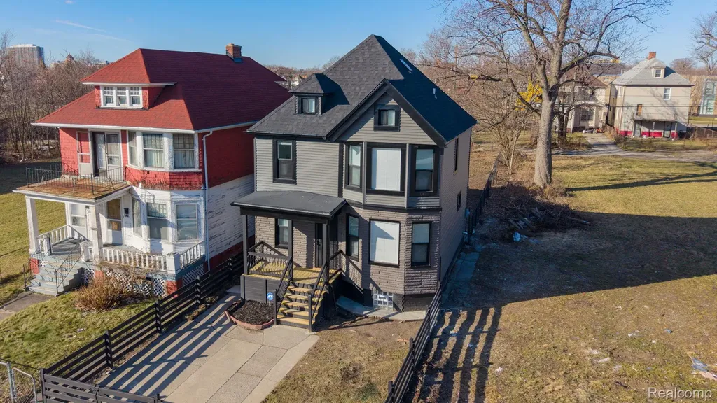 2575 Harding Street Detroit City MI 48214