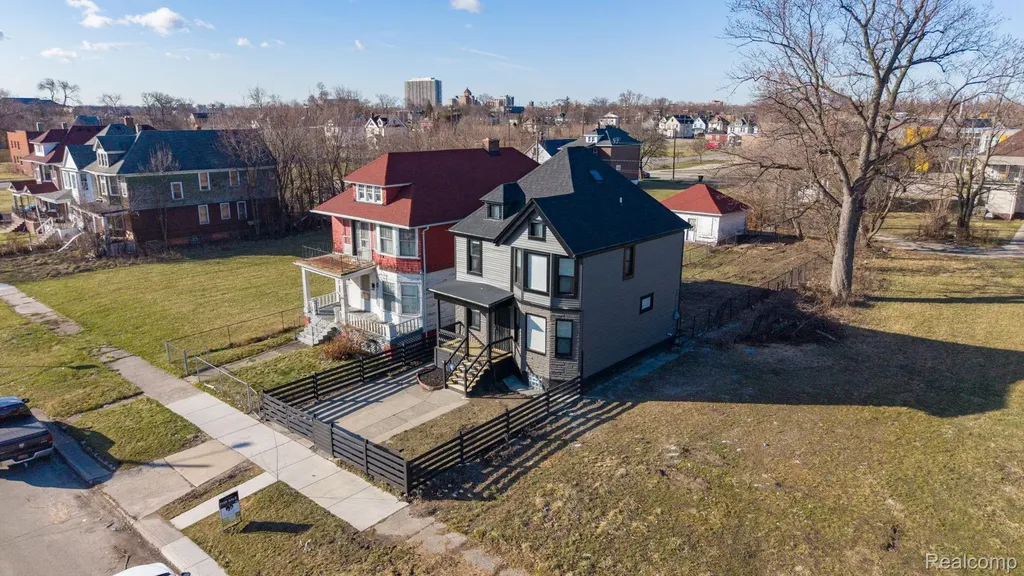 2575 Harding Street Detroit City MI 48214