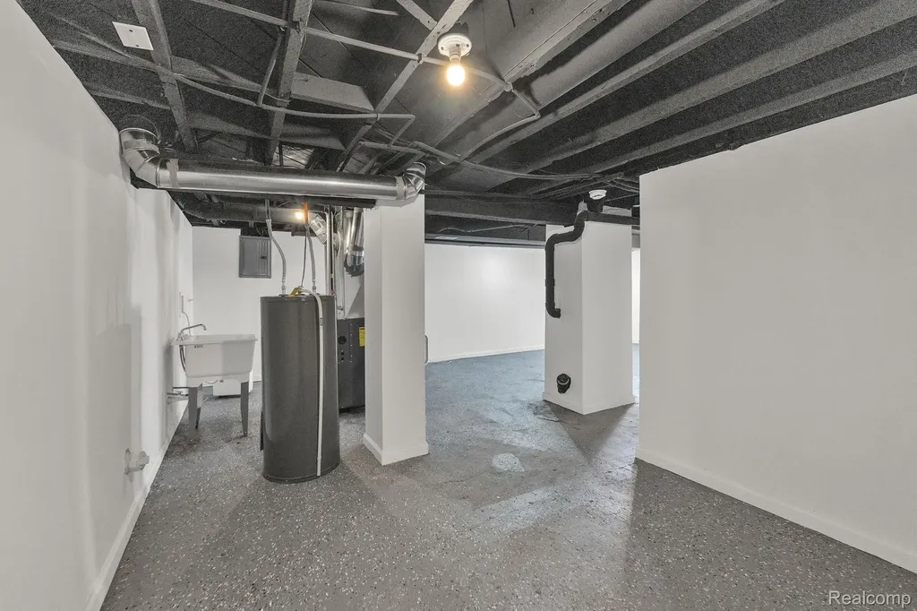 2575 Harding Street Detroit City MI 48214