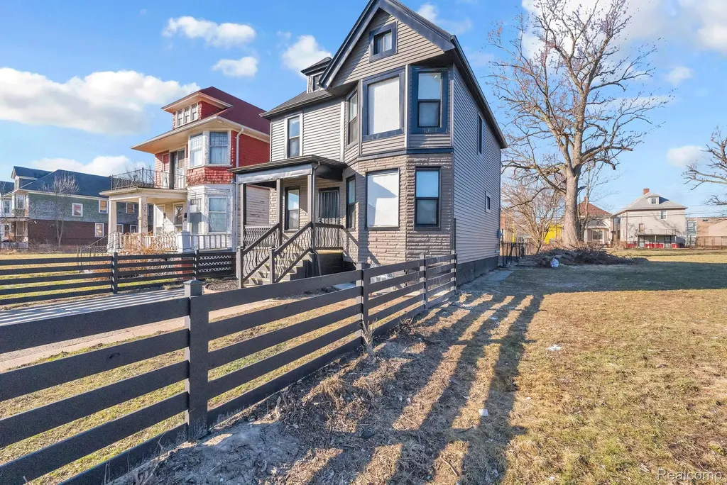 2575 Harding Street Detroit City MI 48214