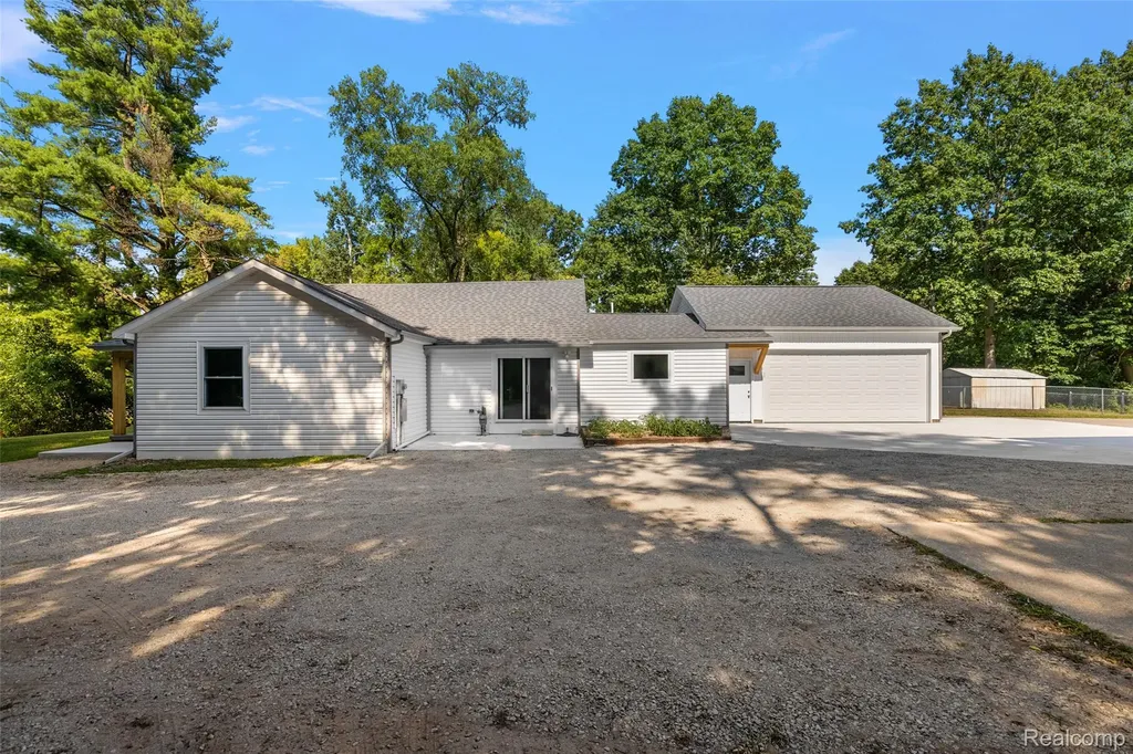 5771 Gratiot Avenue St. Clair Township MI 48079
