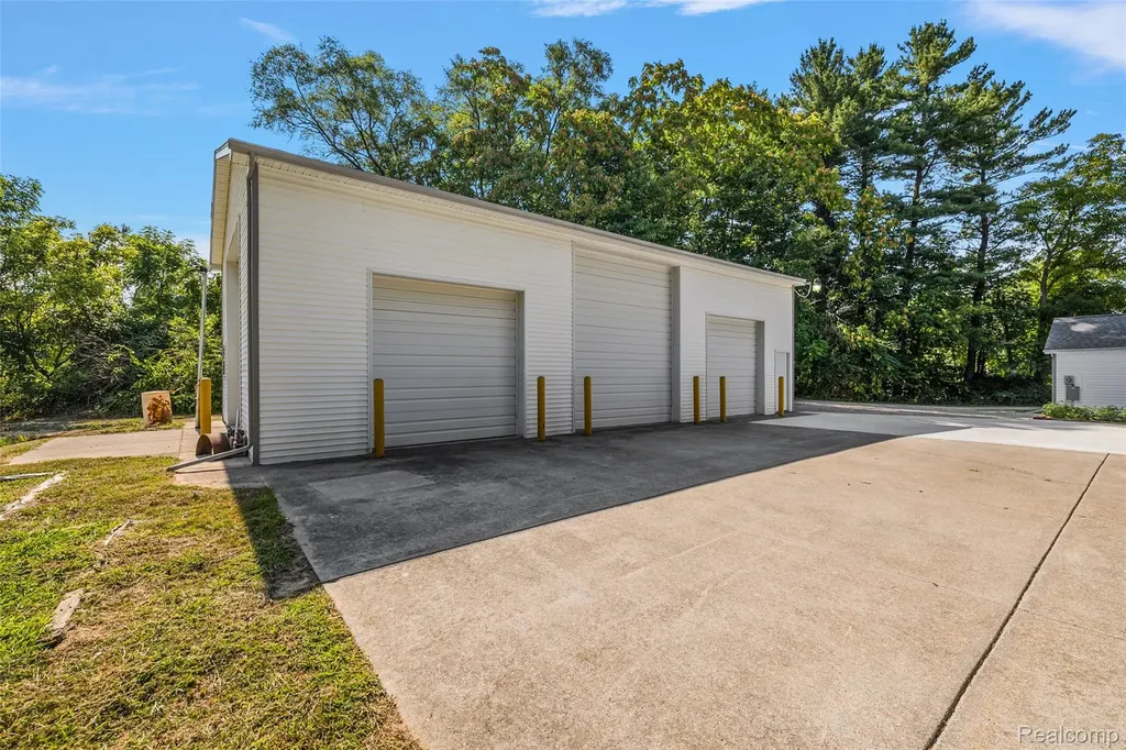 5771 Gratiot Avenue St. Clair Township MI 48079