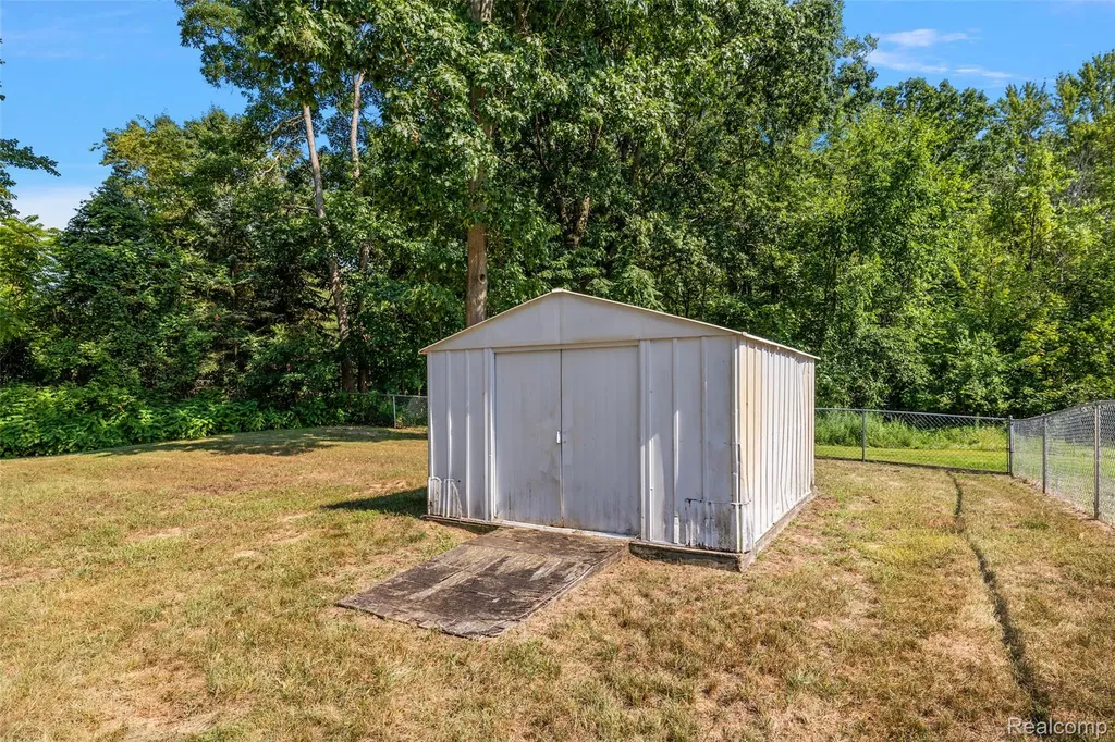 5771 Gratiot Avenue St. Clair Township MI 48079