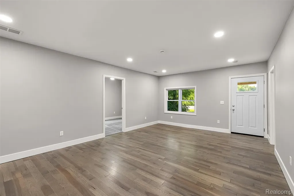 5771 Gratiot Avenue St. Clair Township MI 48079