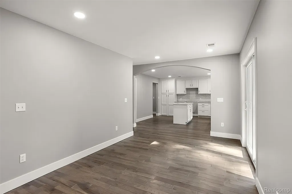 5771 Gratiot Avenue St. Clair Township MI 48079