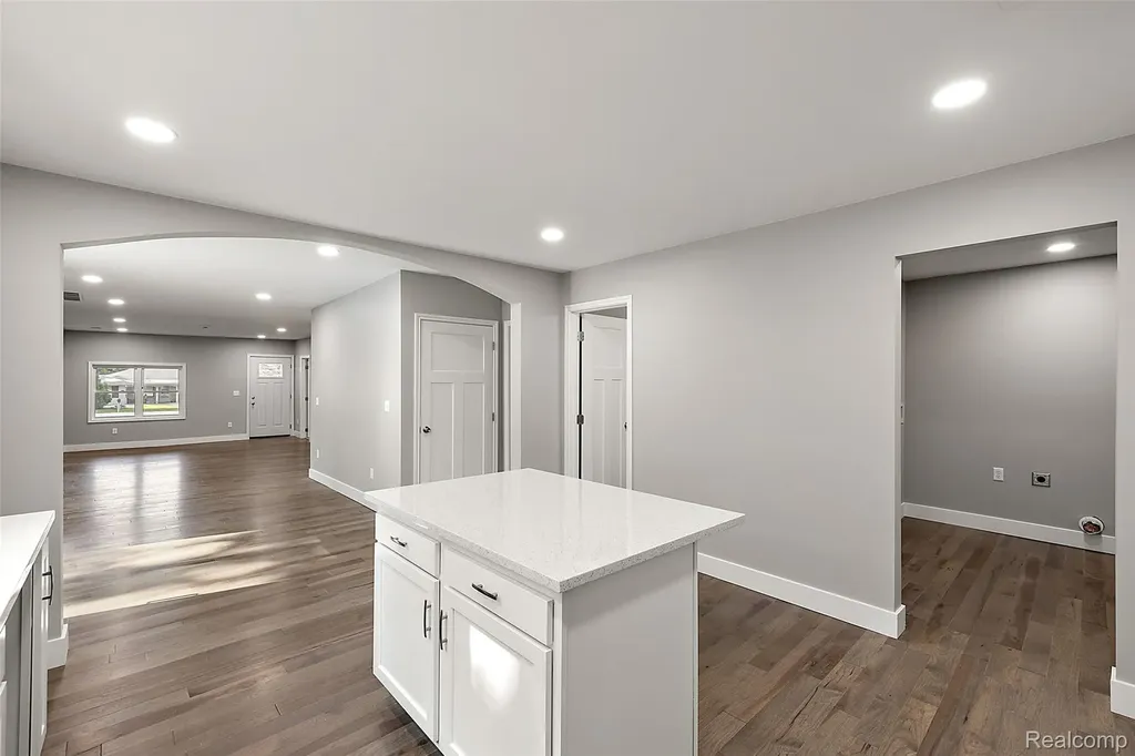 5771 Gratiot Avenue St. Clair Township MI 48079